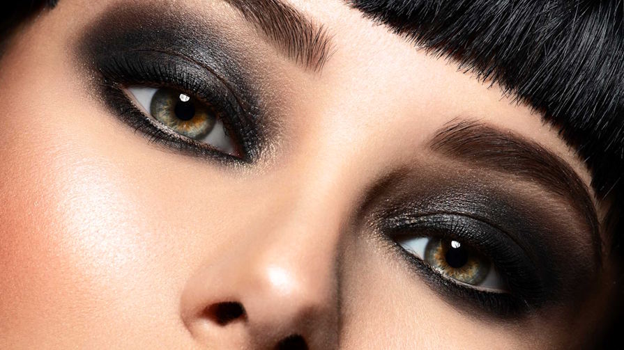Der perfekte Casino Royale Smokey Eyes Look